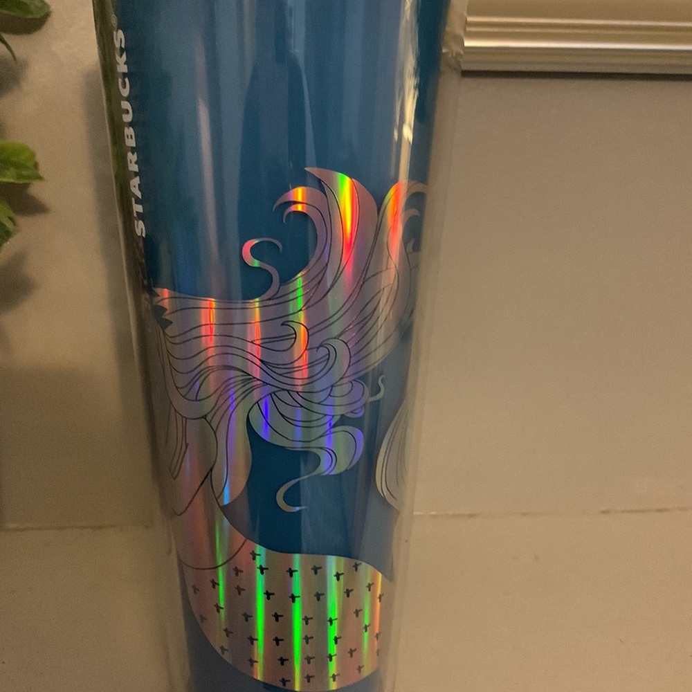 SALE! Starbucks 2021 Color Changing Blue 24oz Tumbler ~ LIMITED EDITION!! NWT - Picture 3 of 3
